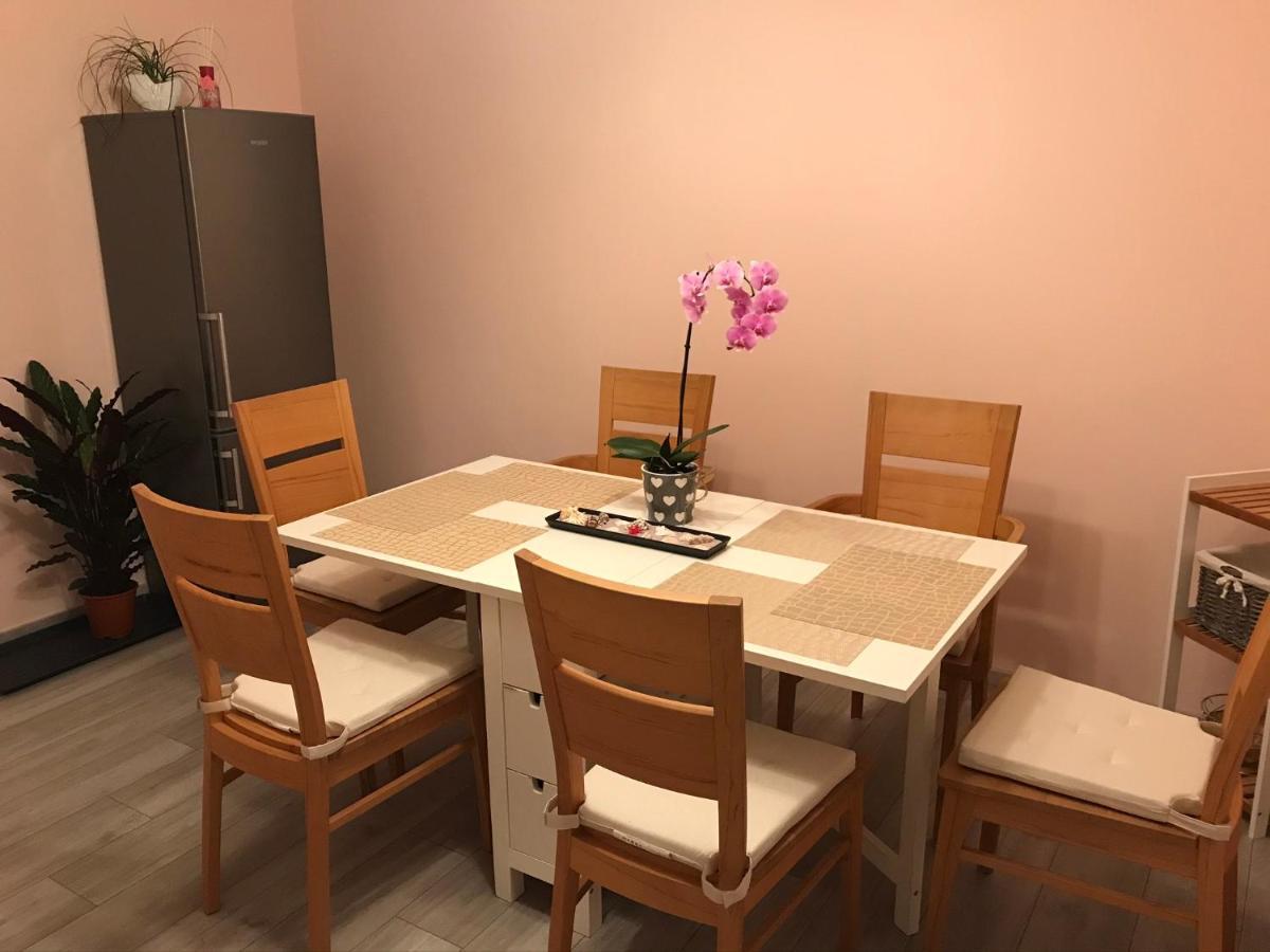 Gemütliche 3-Zimmer Wohnung Saal an der Donau Exterior foto