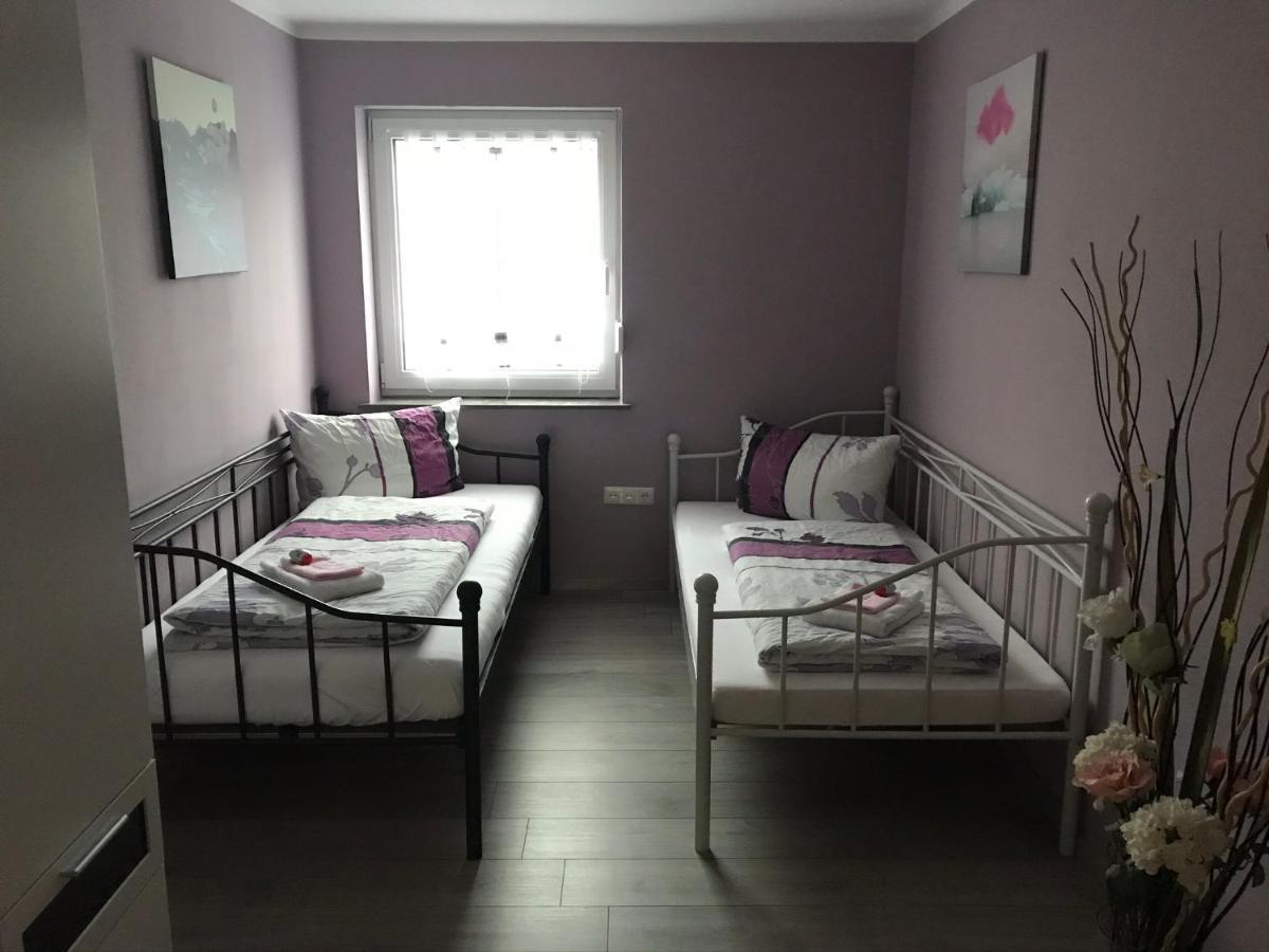 Gemütliche 3-Zimmer Wohnung Saal an der Donau Exterior foto